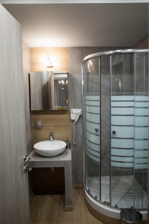 Pallas Luxury Apartments アムリアニ エクステリア 写真